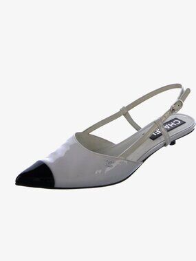 Interlocking CC Logo Slingback Pumps Black and White 38